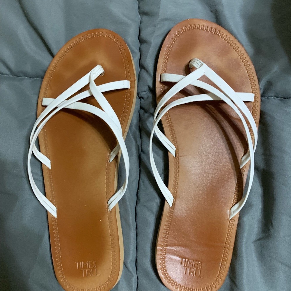 Cute sandals!